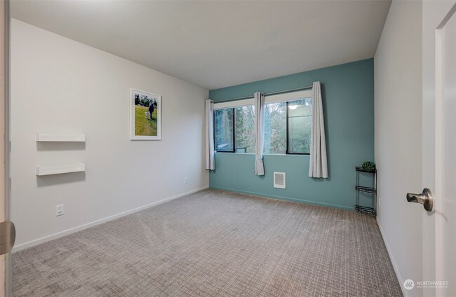 2nd bedroom - 19414 Aurora Ave N