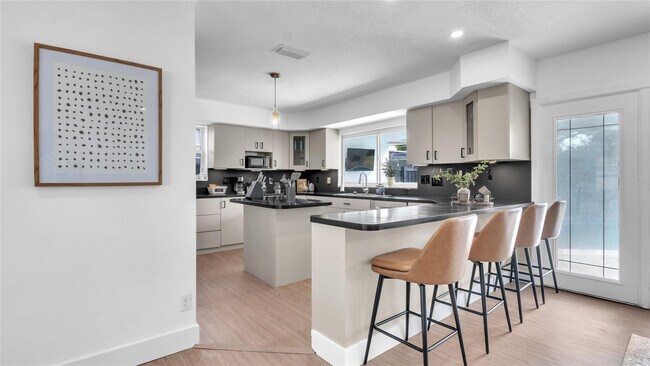 Building Photo - 2201 N 50th Ave