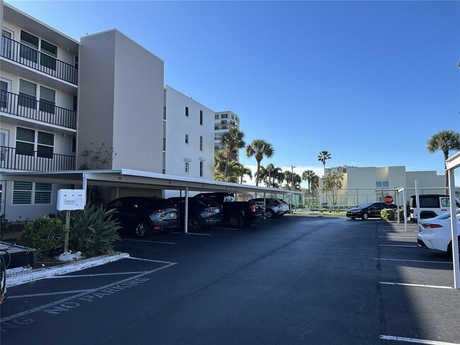 Building Photo - 7625 Sun Island Dr S