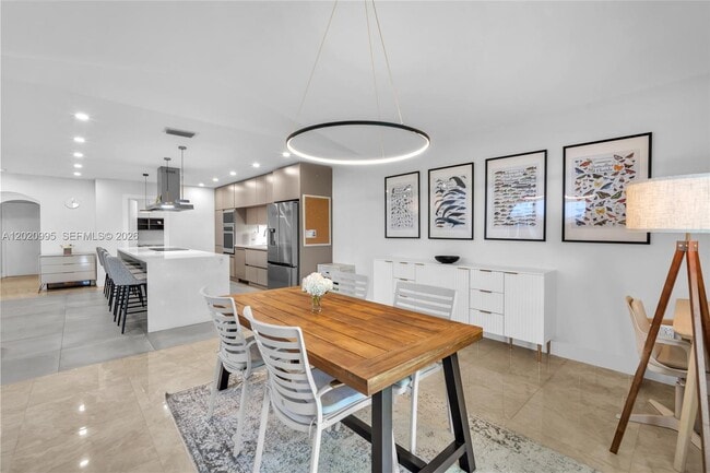 Building Photo - 16601 Sapphire Manor