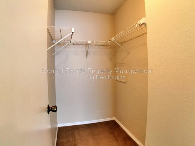 Building Photo - 2550 N Alafaya Trail