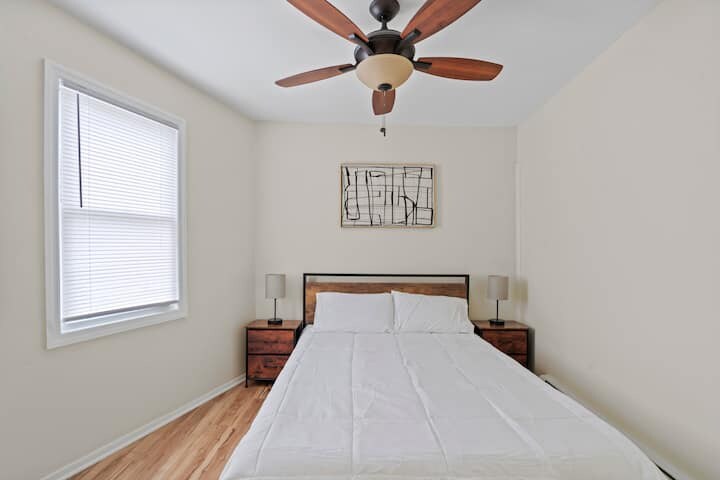 Building Photo - 1626 Union Turnpike