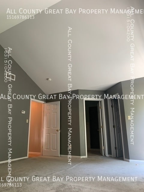 Building Photo - 115 Hedges Ave