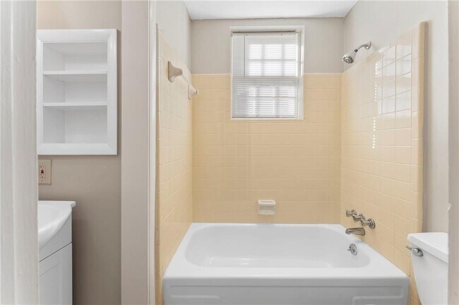 Building Photo - 320 Crossville Ct