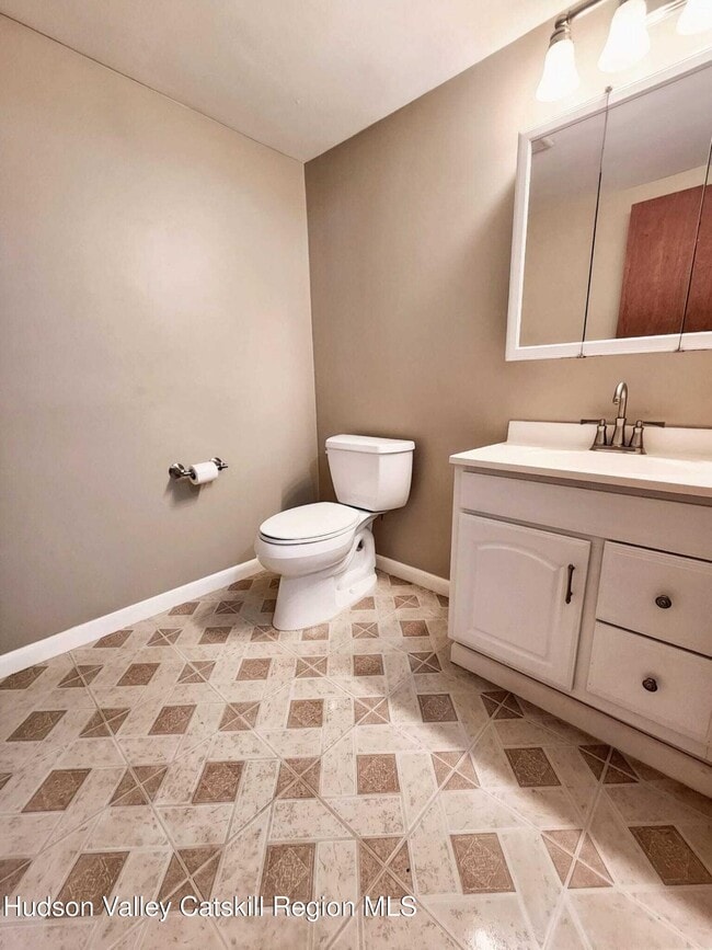 Building Photo - 776 US-20