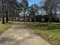 Building Photo - 19245 Tuttle Rd