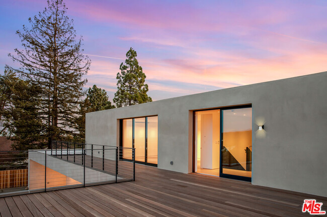 Building Photo - 1448 Stradella Rd