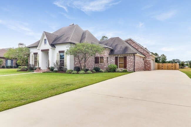 Building Photo - Gorgeous Custom Built Home Available In Youngsville!