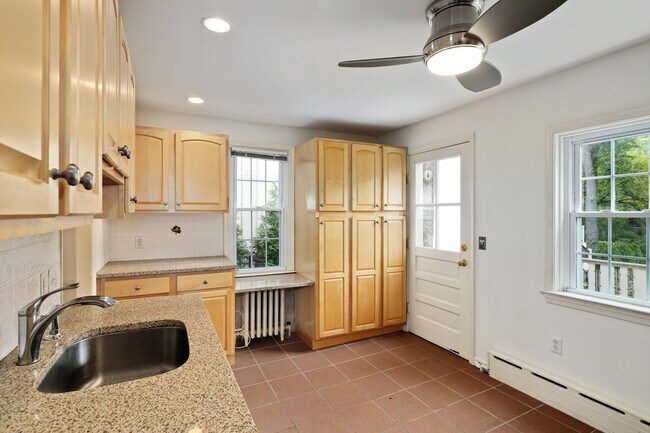 Building Photo - 1109 Youngs Ford Rd