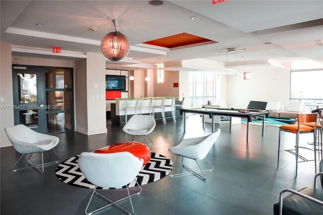 Building Photo - 333 NE 24th St