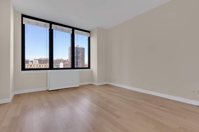 Building Photo - 330 E 38th St
