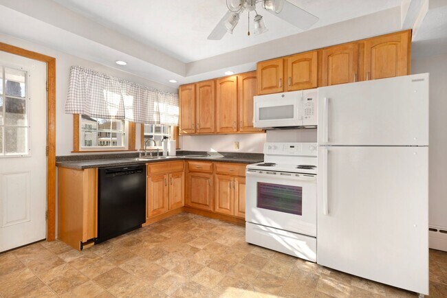 Building Photo - Charming 3BR Townhome in South Barre