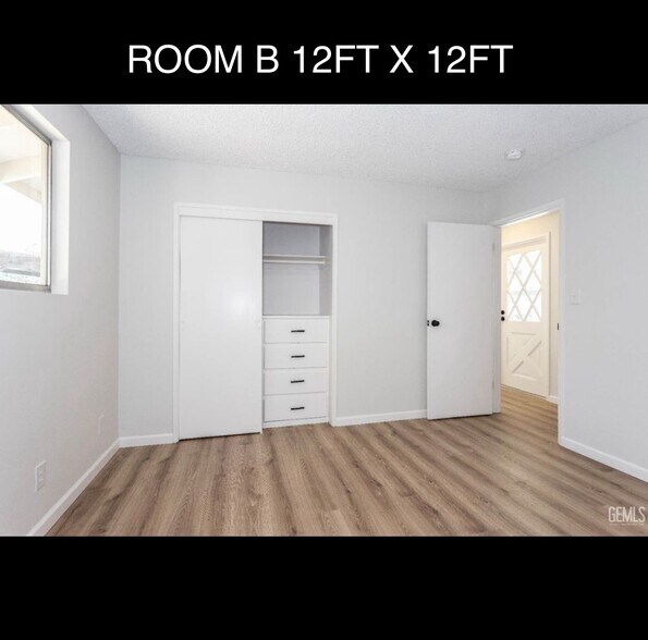 Building Photo - 2401 Rio Vista Dr