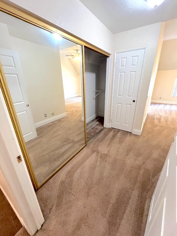 Building Photo - 111 E Rosewood Ct