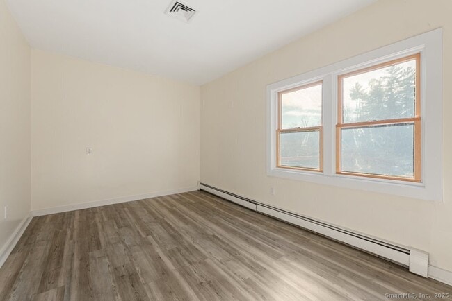 Building Photo - 120 Obtuse Hill Rd