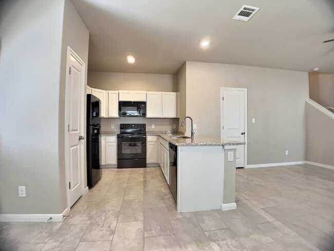 Building Photo - "Spacious 3-Bedroom Oasis with 2.5 Baths i...