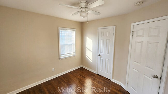 Building Photo - 315 N Minerva Ave