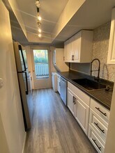 Building Photo - 7376 Countrybrook Dr