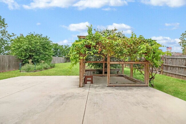 Building Photo - "Discover Your Dream Home: Spacious 3-Bedroom Oasis with Granite Elegance in San Antonio!"