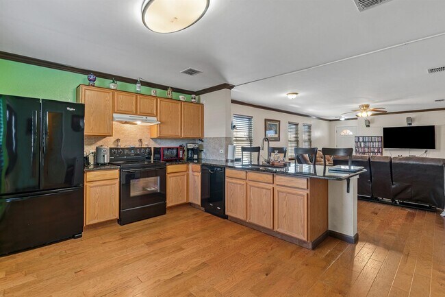 Building Photo - 120 Live Oak Ln