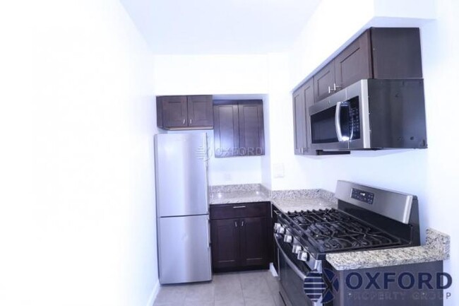 Building Photo - 1 bedroom in Queens NY 11354