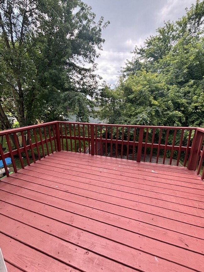 Building Photo - 1204 Clear Ridge Ln