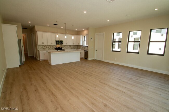 Building Photo - 5826 Jasper Wy