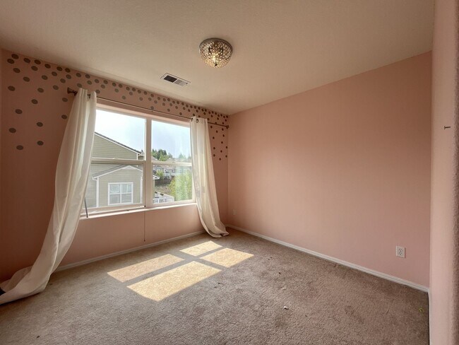Building Photo - 2677 NW Preston Ct