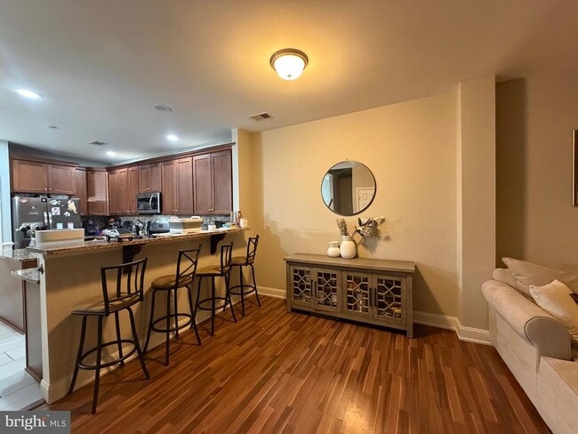 Building Photo - 1120 Munyon Dr