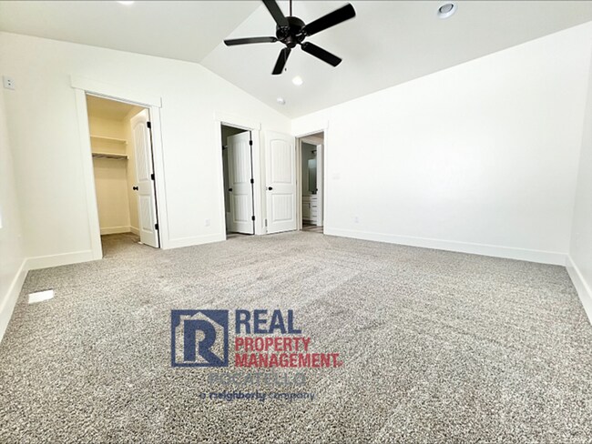 Building Photo - "AMAZING NEW HOME FOR RENT" 3 Bed 2 Bath - 2 Car Garage