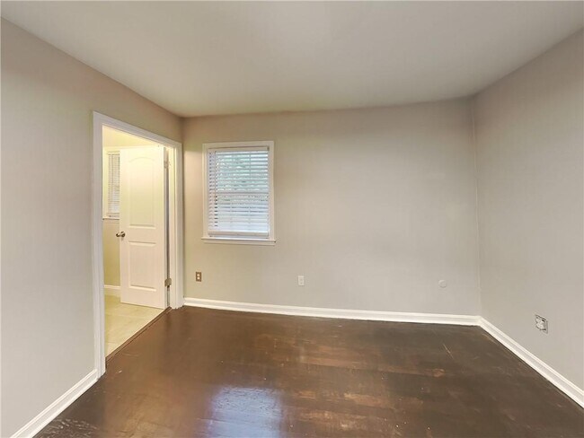 Building Photo - 2722 Hayden Dr