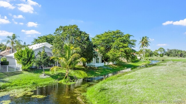 Building Photo - 2650 Fairway Cove Ct