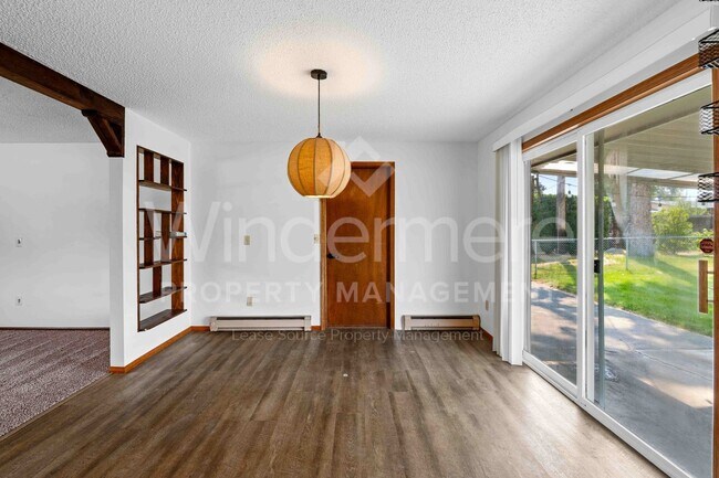 Building Photo - 906 S McDonald Rd