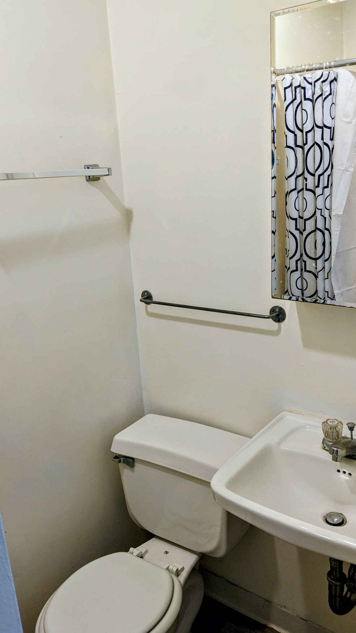 Building Photo - 69 Dana St