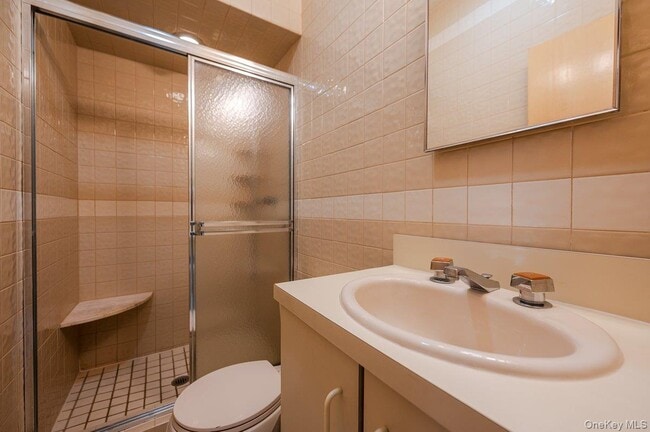 Building Photo - 40 Cayuga Ave