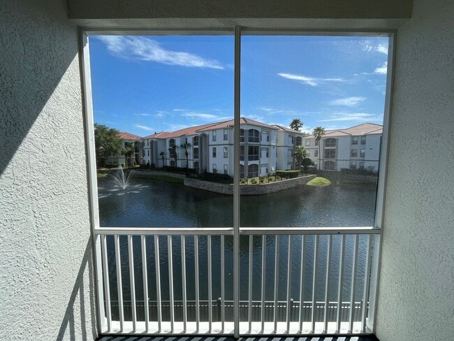 Building Photo - Water View!! 4 Bedroom/2 Bath Orlando Condo in Bella Terra!