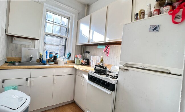 Building Photo - 317 Allston St