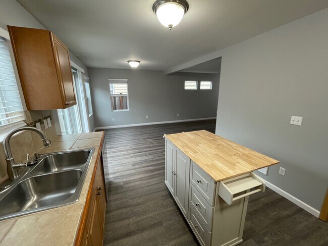 Kitchen / Dining - 28120 239th Plz SE