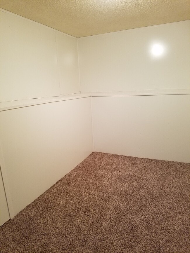 Building Photo - 1 bedroom apartment near PSNS