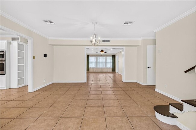 Building Photo - 609 Peerman Pl