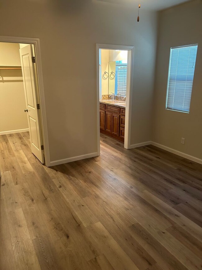Building Photo - Charming 3 Bedroom in Great Location!