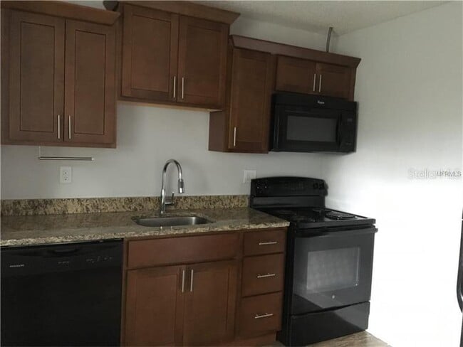 Building Photo - 508 Varsity St