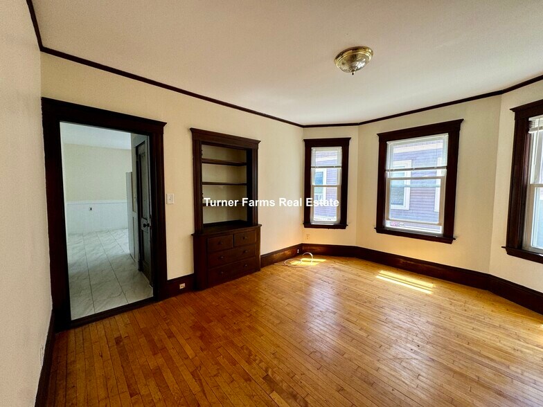 Building Photo - 41 Michigan Ave