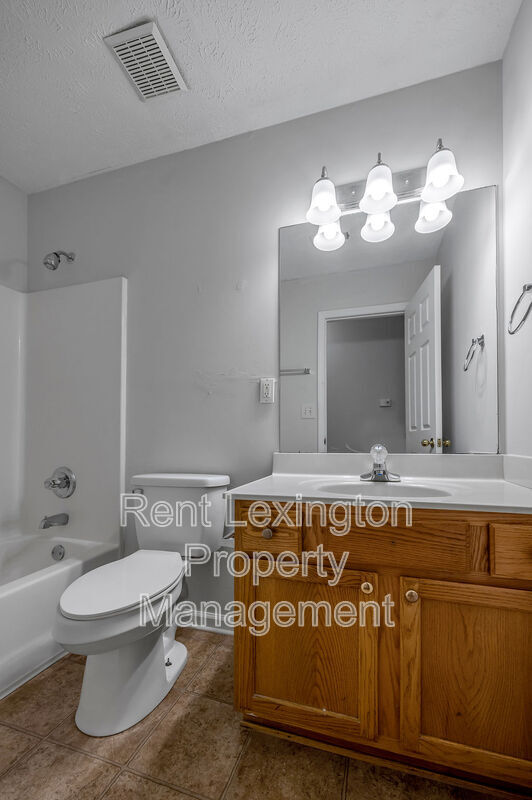Building Photo - 660 Morgan Hills Dr