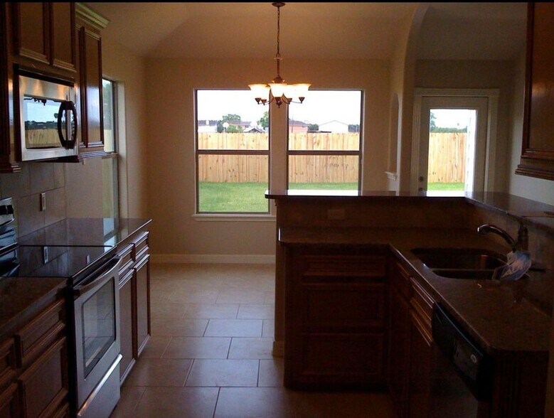 Building Photo - 4376 Summer Wind Dr
