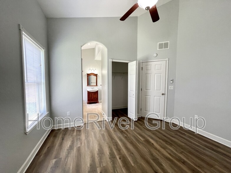 Building Photo - 5753 Eden Ln