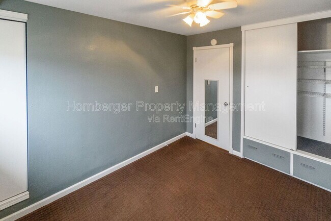 Building Photo - 2324 E South Crescent Ave