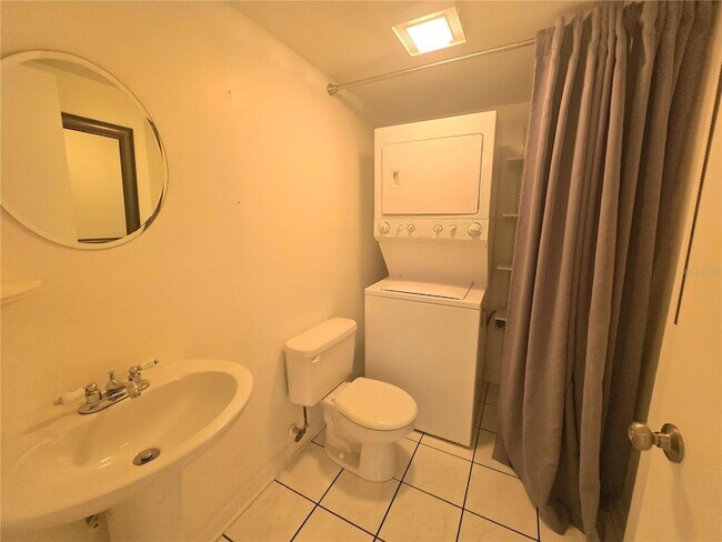 Building Photo - 5263 Brook Ct