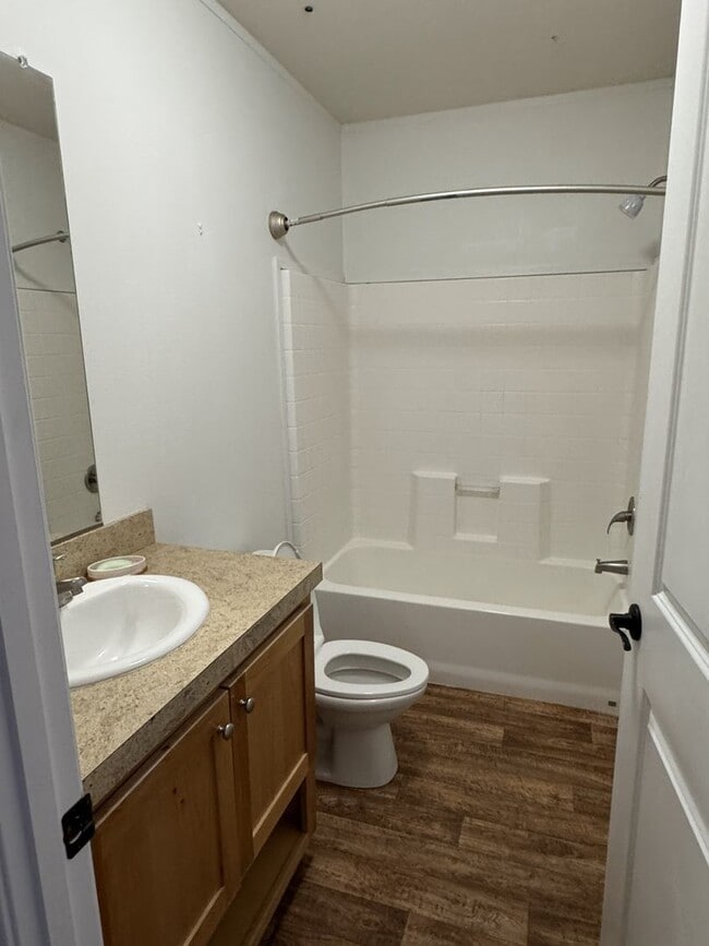 Building Photo - Come and take a look at this GEM!!!!!