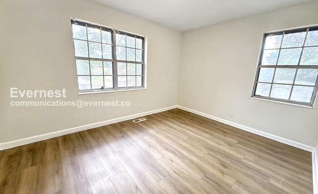 Building Photo - 434 Hillside Rd